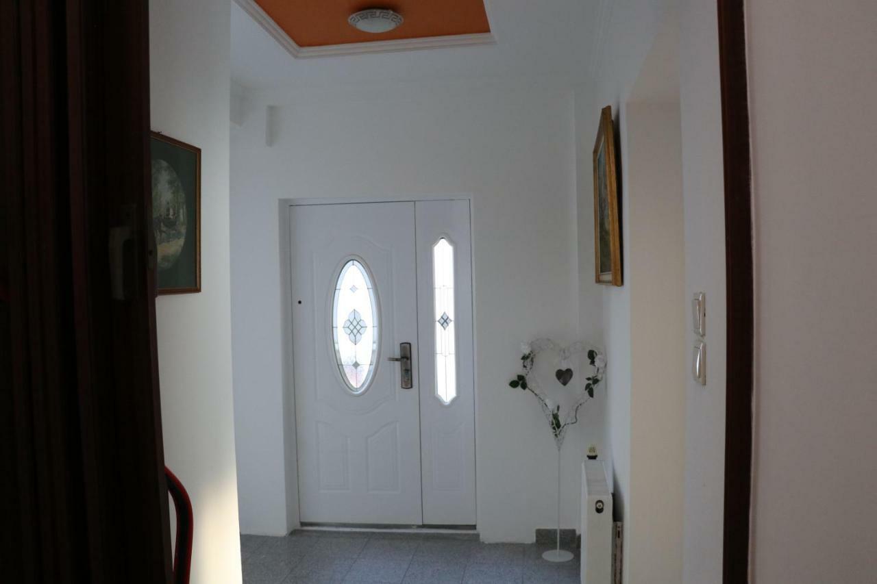 The Lakehouse Villa Neusiedl Am See Wienerstrasse 8 エクステリア 写真